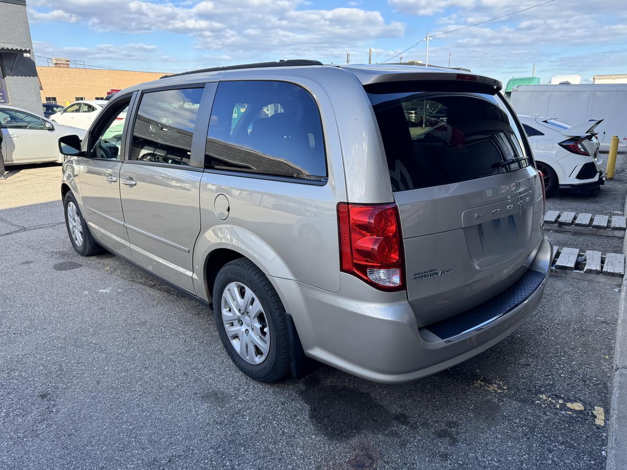 2015 Dodge Grand Caravan SXT Photo