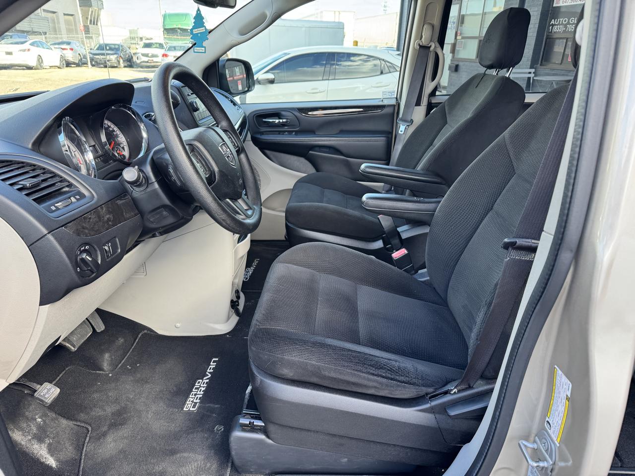 2015 Dodge Grand Caravan SXT Photo