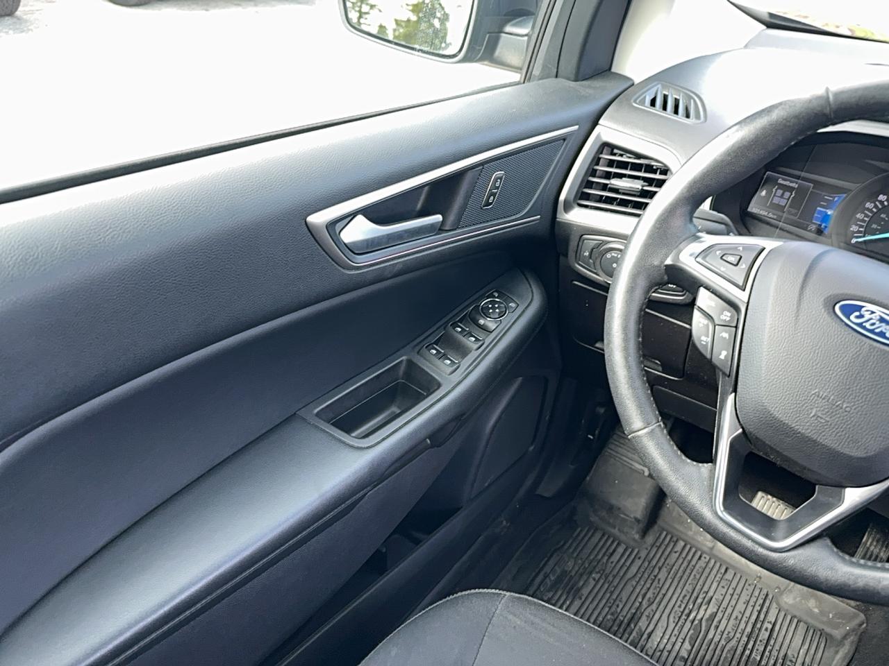 2022 Ford Edge SEL AWD Photo