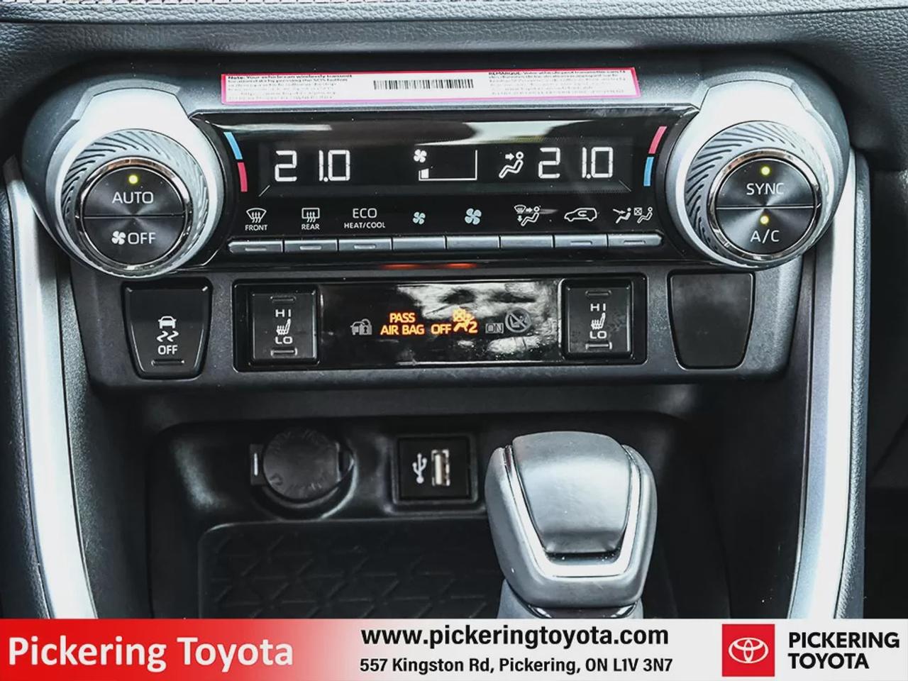 2025 Toyota RAV4 Hybrid XLE Photo