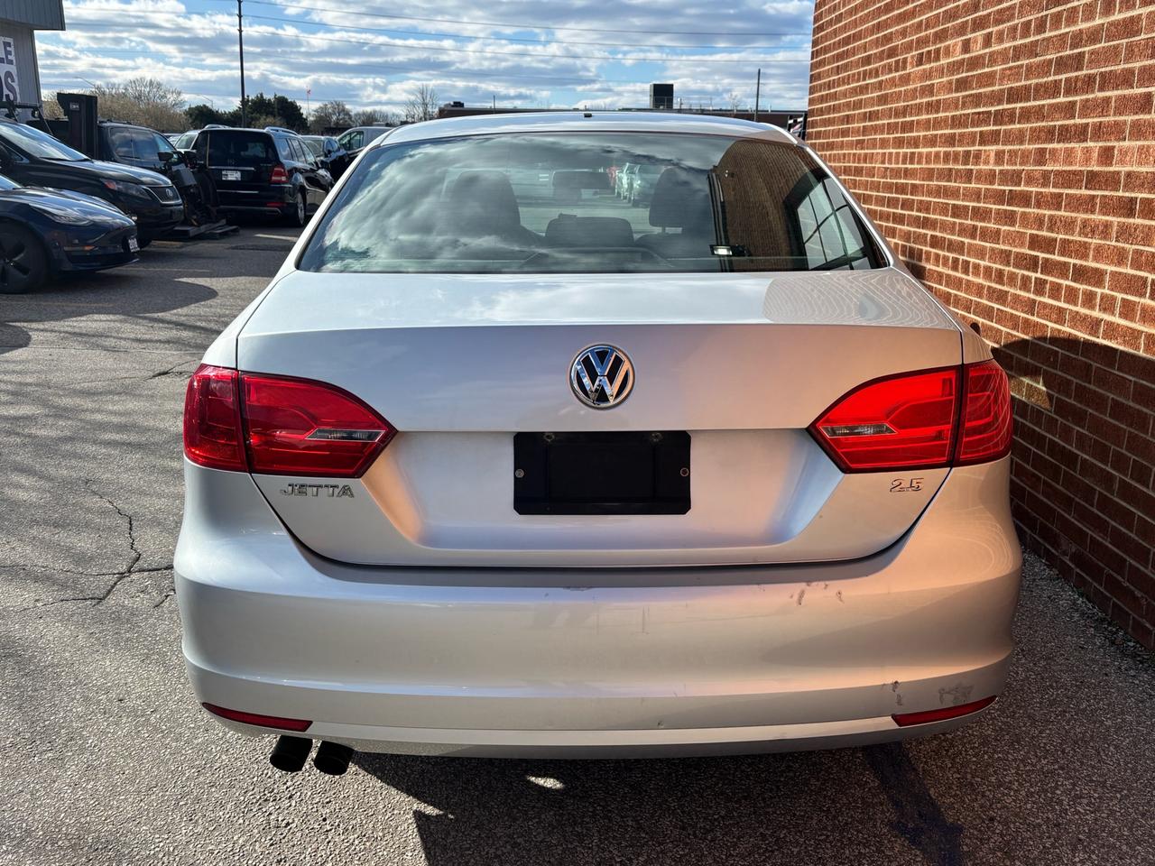 2011 Volkswagen Jetta 4dr 2.5L Auto Comfortline Photo