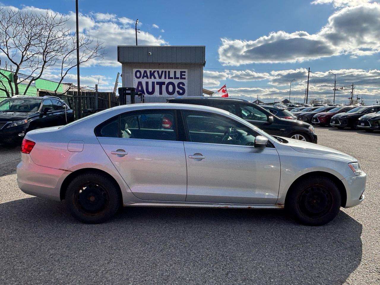 2011 Volkswagen Jetta 4dr 2.5L Auto Comfortline Photo