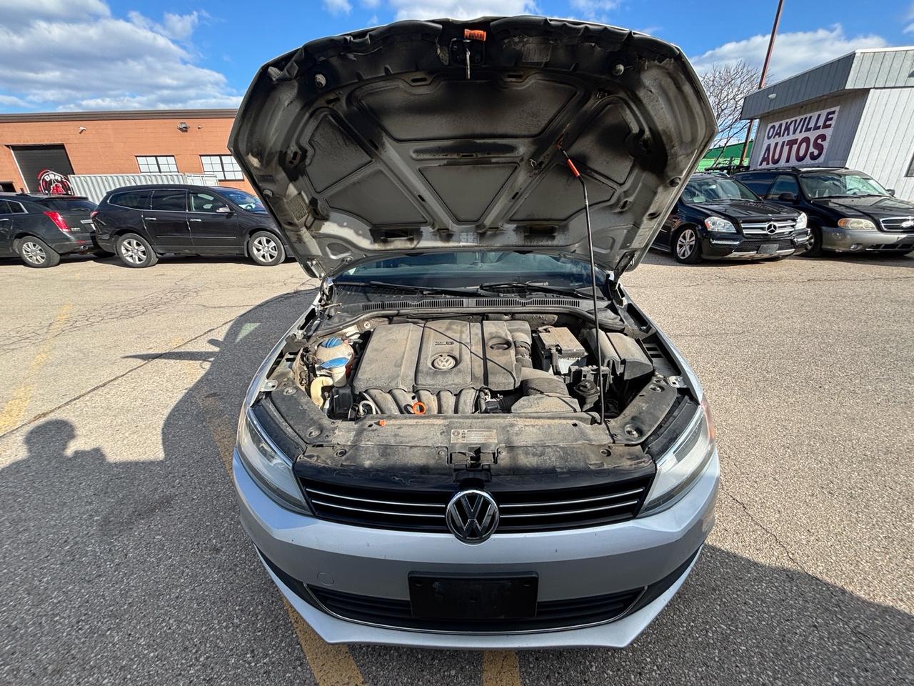 2011 Volkswagen Jetta 4dr 2.5L Auto Comfortline Photo