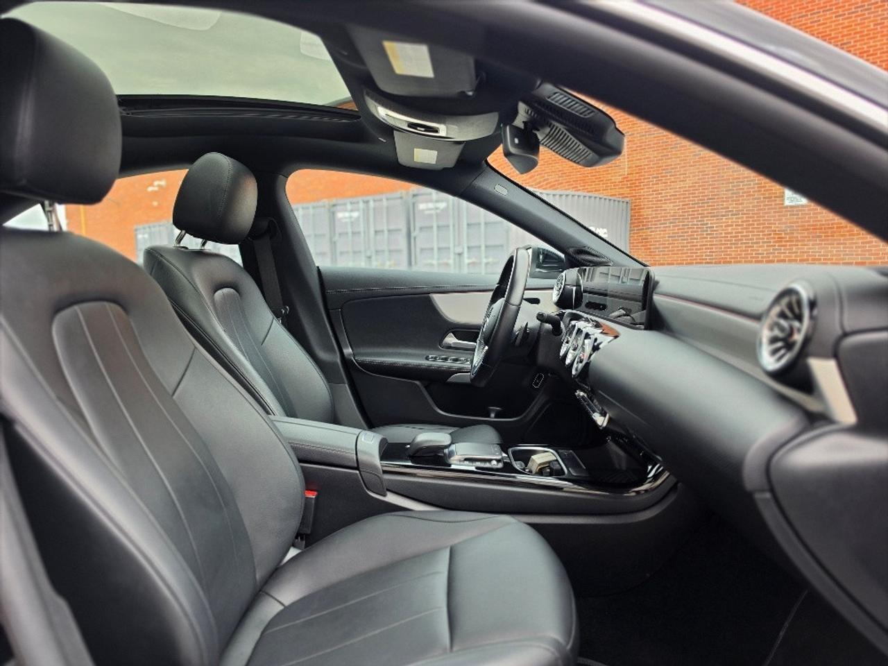 2023 Mercedes-Benz CLA-Class CLA 250 4MATIC-AMBIENT LIGHTS-AWD-NAVI Photo
