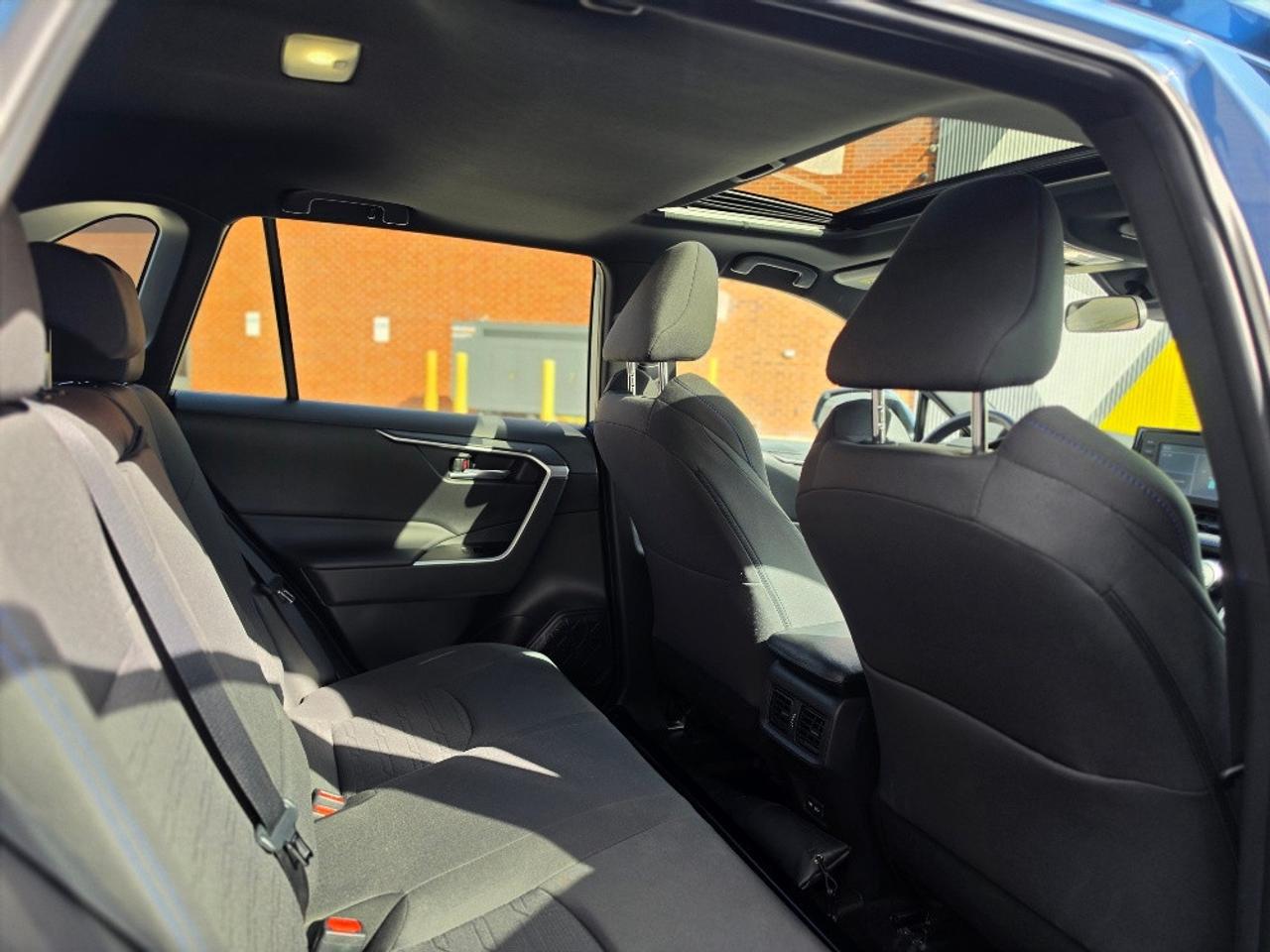 2022 Toyota RAV4 HYBRID SE-AWD-SUNROOR-POWER TRUNK-67000KM Photo