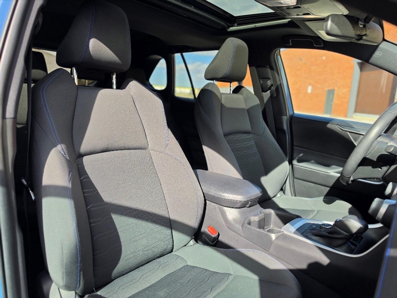 2022 Toyota RAV4 HYBRID SE-AWD-SUNROOR-POWER TRUNK-67000KM Photo