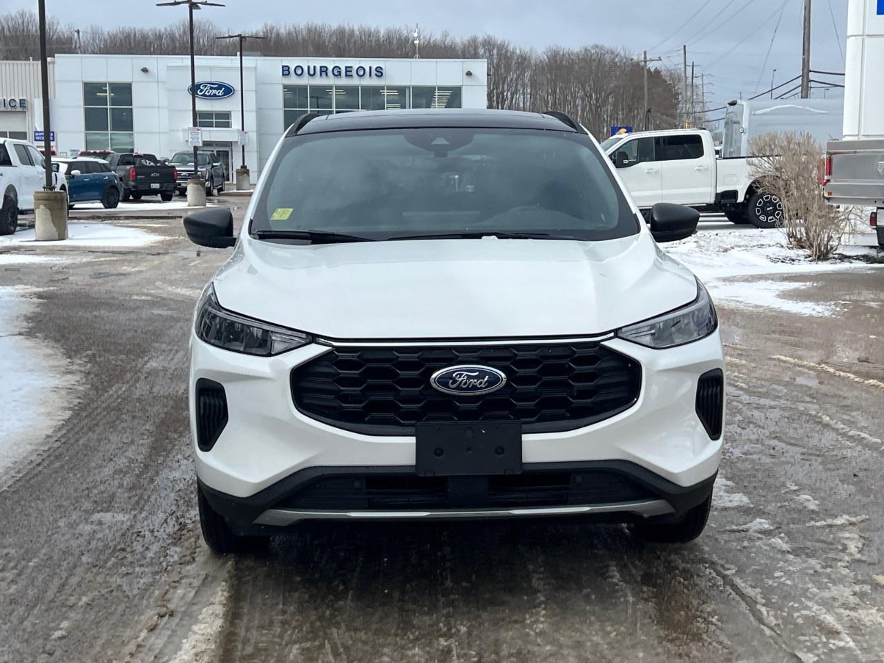 2025 Ford Escape ST-Line AWD Photo2
