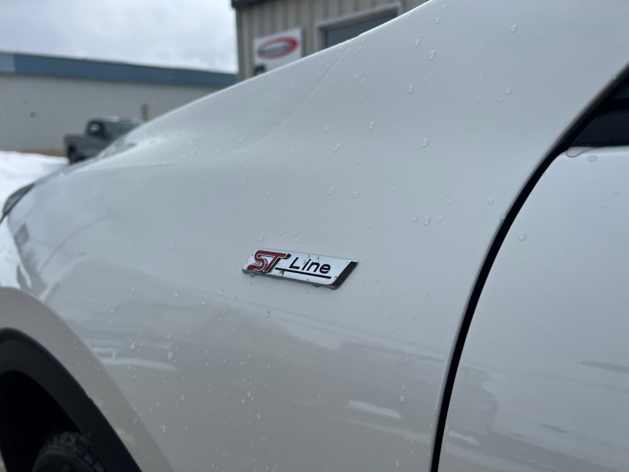 2025 Ford Escape ST-Line AWD Photo