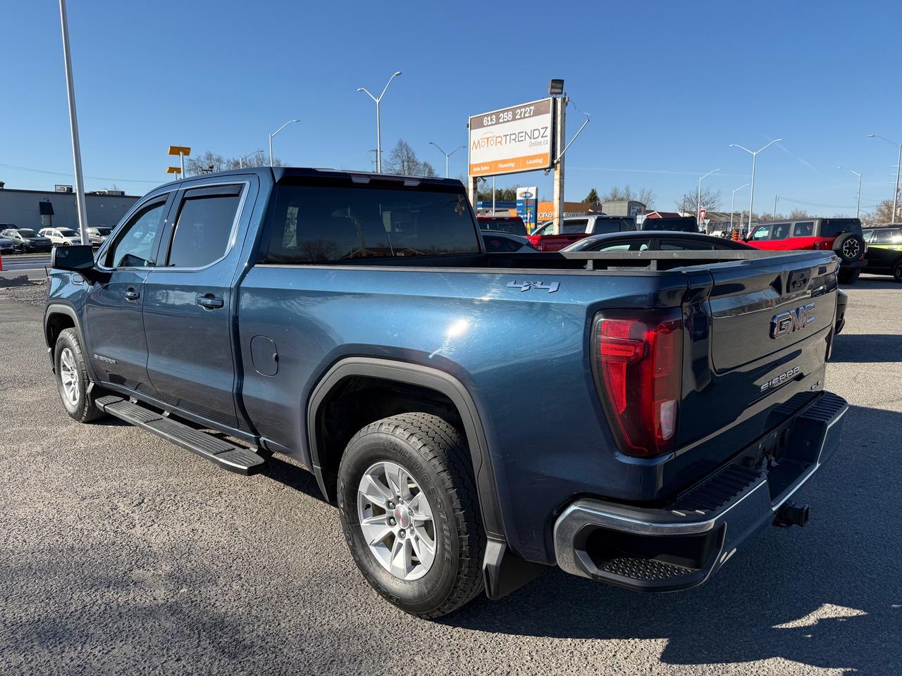 2022 GMC Sierra 1500 SLE Heated Steering and Seats! Photo2