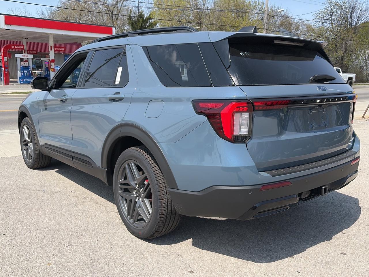 2026 Ford Explorer ST-Line 4WD Photo