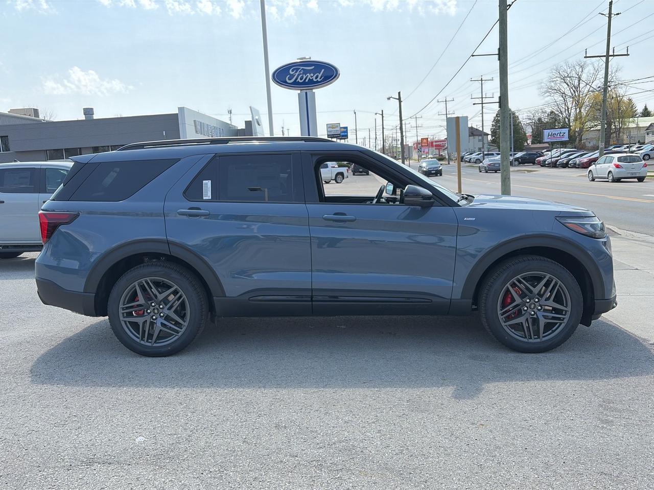 2026 Ford Explorer ST-Line 4WD Photo