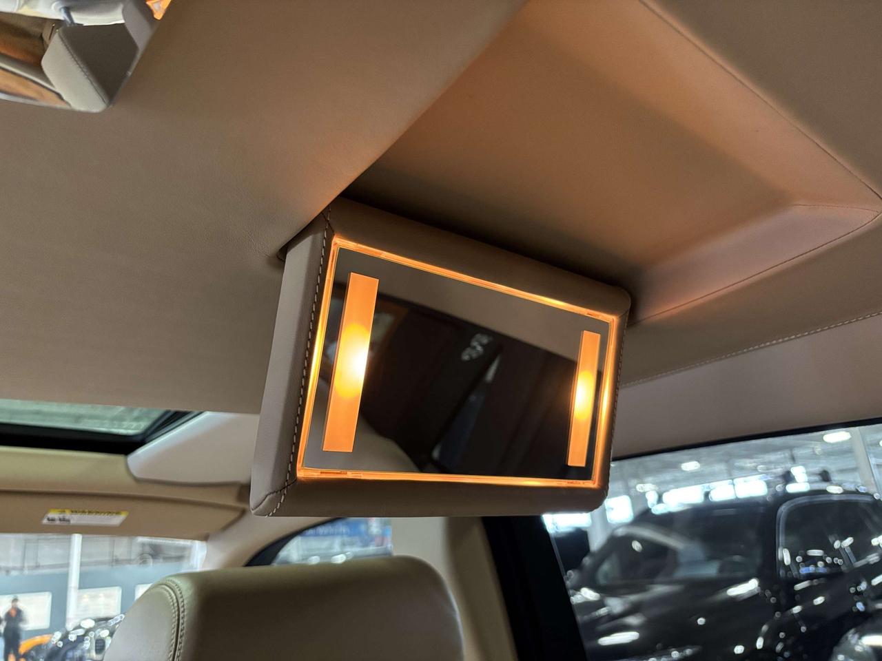 2010 Rolls Royce Phantom V12|RWD|REARSCREENS|POWERDOORS|CREAMLEATHER|WOOD|+ Photo
