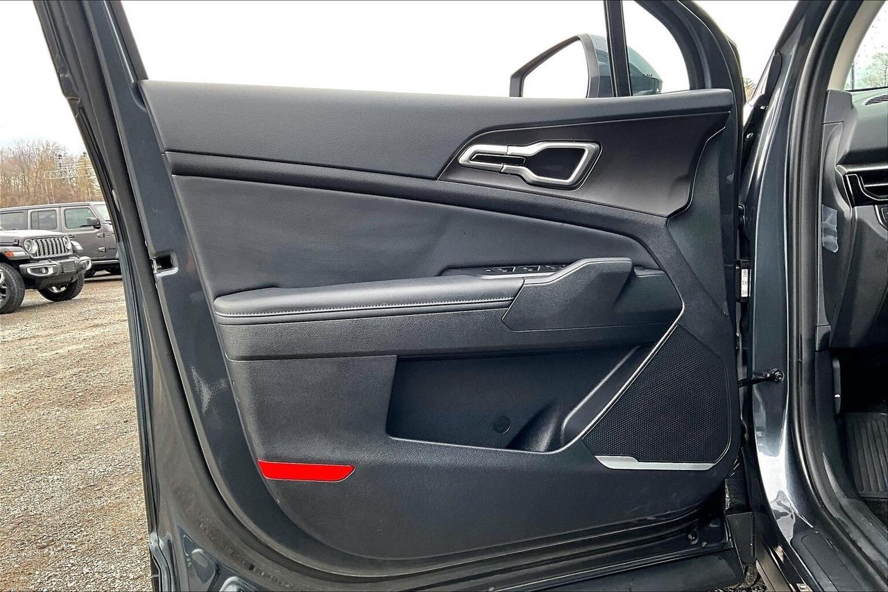 2026 Kia Sportage Hybrid Hybrid EX | Heated Seats | SafetyTech | AWD Photo