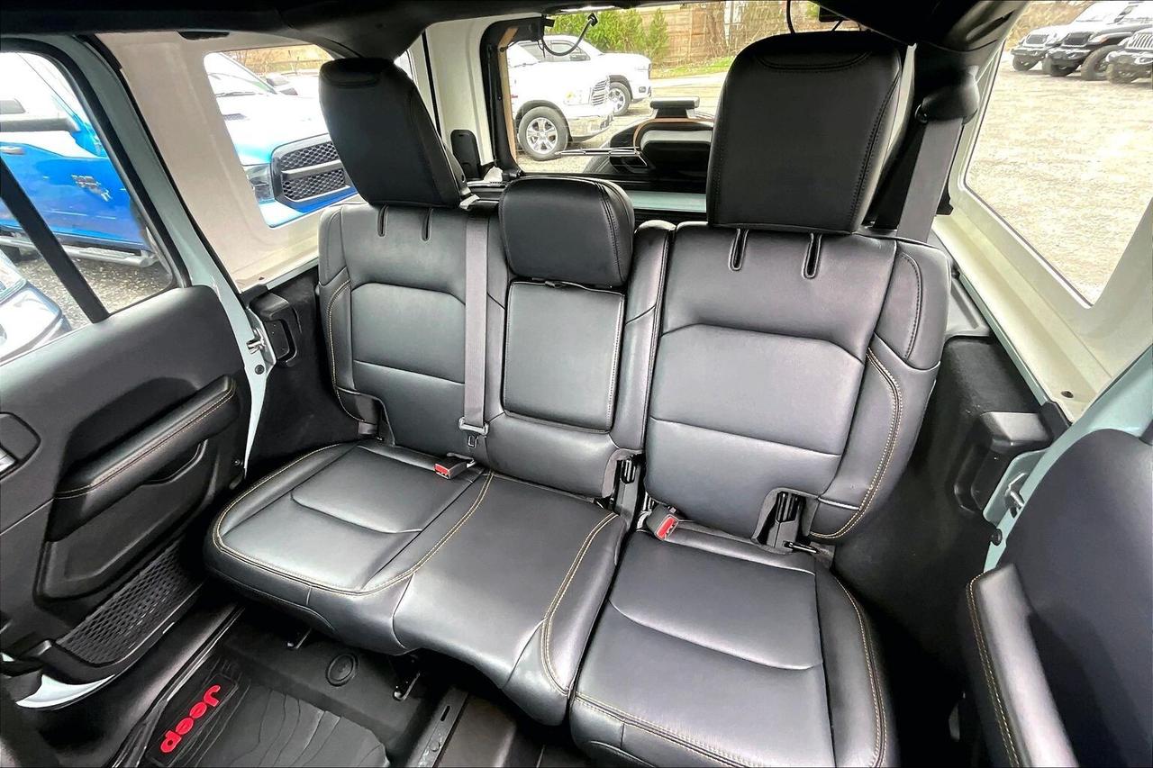 2024 Jeep Wrangler Sahara | Skytop | Leather | Alpine | Tow Pkg | 4X4 Photo