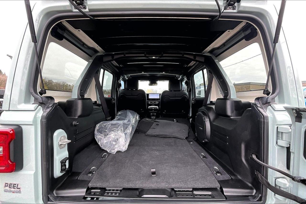 2024 Jeep Wrangler Sahara | Skytop | Leather | Alpine | Tow Pkg | 4X4 Photo