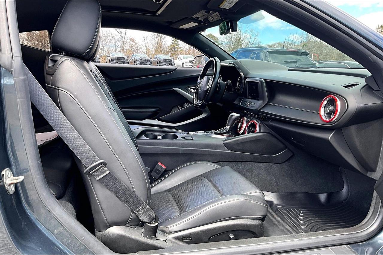 2019 Chevrolet Camaro 2LT RS Package | Vented Leather | Sunroof | RWD Photo