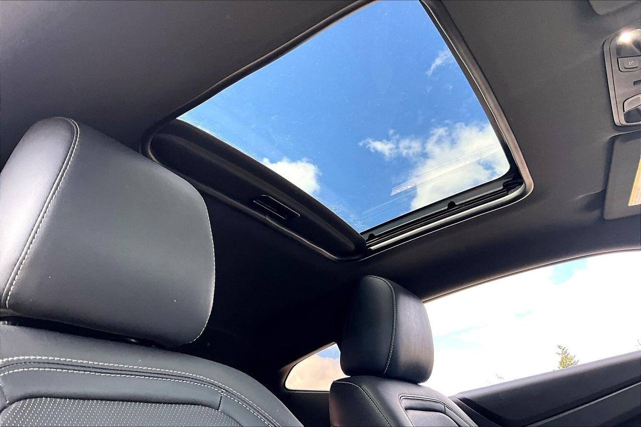 2019 Chevrolet Camaro 2LT RS Package | Vented Leather | Sunroof | RWD Photo