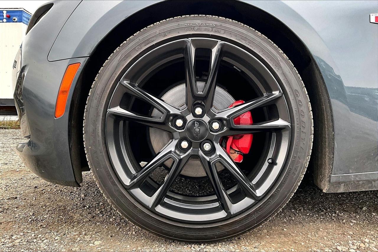 2019 Chevrolet Camaro 2LT RS Package | Vented Leather | Sunroof | RWD Photo