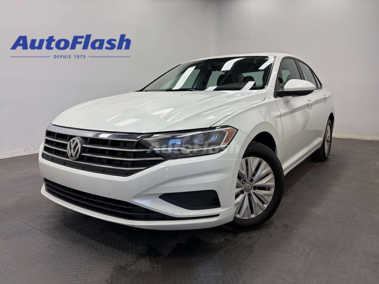 +Bluetooth 
+Cam&eacute;ra de recul / Backup camera 
+Commandes de radio au volant / Steering wheel audio controls  
+R&eacute;gulateur de vitesse / Cruise control 
+Si&egrave;ges chauffants / Heated seats 
+Un propri&eacute;taire / 1 Owner
+V&eacute;rifi&eacute; par Carfax / Carfax verified
+Ce v&eacute;hicule a &eacute;t&eacute; achet&eacute; dun particulier / This vehicle was bought from a private seller
+Kilom&eacute;trage certifi&eacute; / Certified kilometers
+Historique dentretien / Maintenance history

Visitez notre page Google pour voir tous les commentaires positifs que nos clients nous laissent.
 
Financement rapide et facile, 1ere, 2e et 3e chances au cr&eacute;dit, approbation en 30 minutes, taux dacceptation tr&egrave;s &eacute;lev&eacute;. 

Essayez notre demande de cr&eacute;dit s&eacute;curis&eacute; en ligne, sans obligation! 

Nous sommes les sp&eacute;cialistes des autos, fourgonnettes, VUS, 4x4, et les camions l&eacute;gers jusqu&agrave; une tonne. 

*Seulement le nettoyage de base du v&eacute;hicule, fait par un sous-traitant, est inclus. Pour un perfectionnement de lesth&eacute;tique int&eacute;rieur/ext&eacute;rieur, dont une d&eacute;contamination de la peinture, des retouches de peinture, faites par nos experts en esth&eacute;tique, une somme de 249$ sera ajout&eacute;e &agrave; votre facture. Aussi disponible, loption dimmatriculer la voiture sur place, qui vous permet d&eacute;pargner du temps et le co&ucirc;t de 25$ du transit temporaire.

*************

Since 1975 AutoFlash has offered the best price-quality and excellent service. 

Visit our Google page to read all the nice things our clients have to say about us.

We have financing for all credit situations. 1st 2nd 3rd chance credit with an excellent approval rate!

Try our secured online credit application any time, with no obligation! 

We specialize in all brands, makes and models. Whether you need a car, truck, SUV or minivan, we can help you.

And if we dont have it, well find it for you!

*Only the basic cleaning of the vehicle, done by a subcontractor, is included in the advertised price. For a complete interior/exterior detailing, done by our esthetic specialists, which includes a complete paint decontamination and paint touch-ups if needed, an amount of 249$ will be added to your invoice. Also available, in-house licensing, which allows you to save the $25 for a temporary Transit.