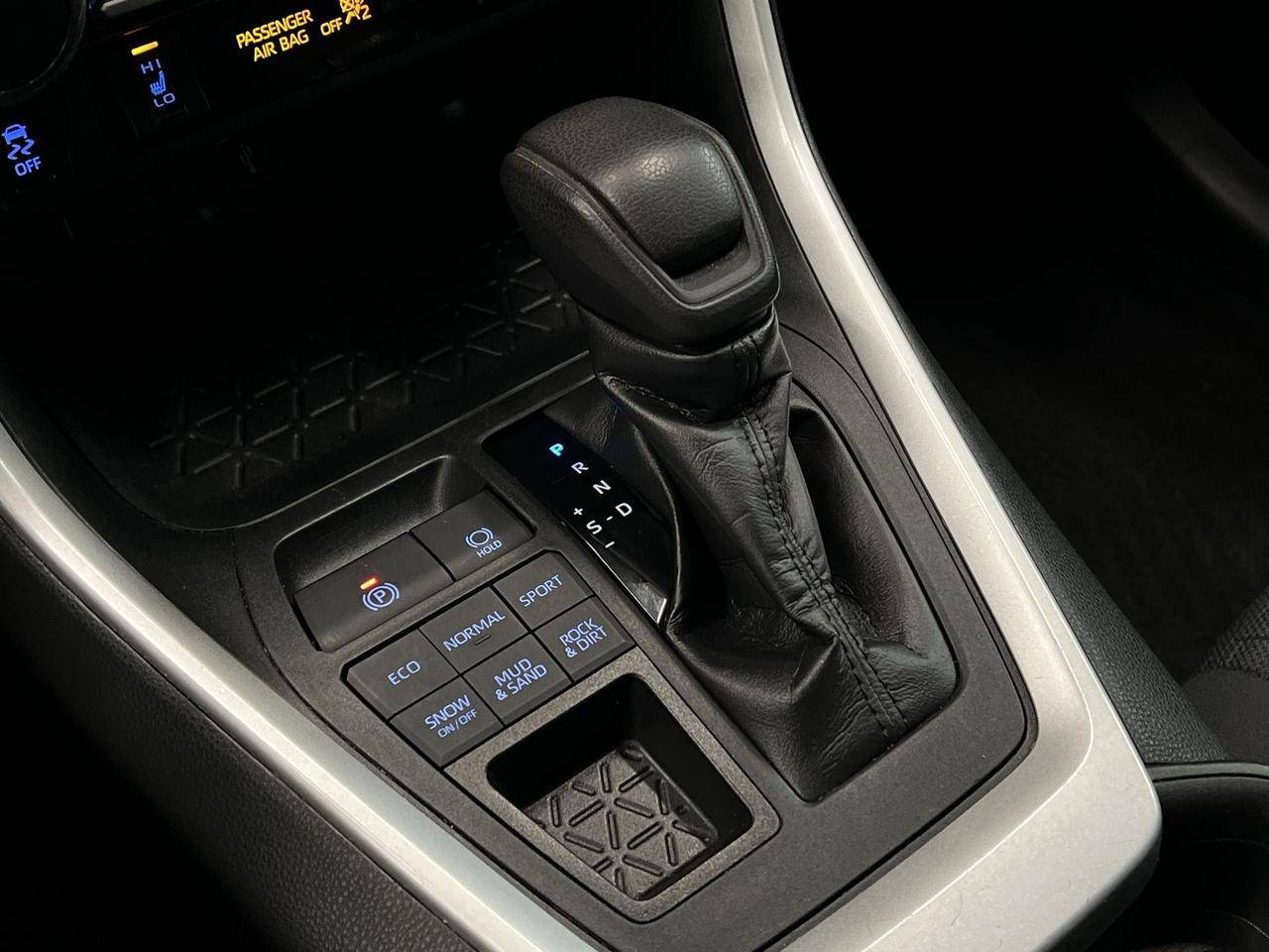 2020 Toyota RAV4 AWD | LOW KMS! |HTD SEATS | CARPLAY |ADAPT. CRUISE Photo