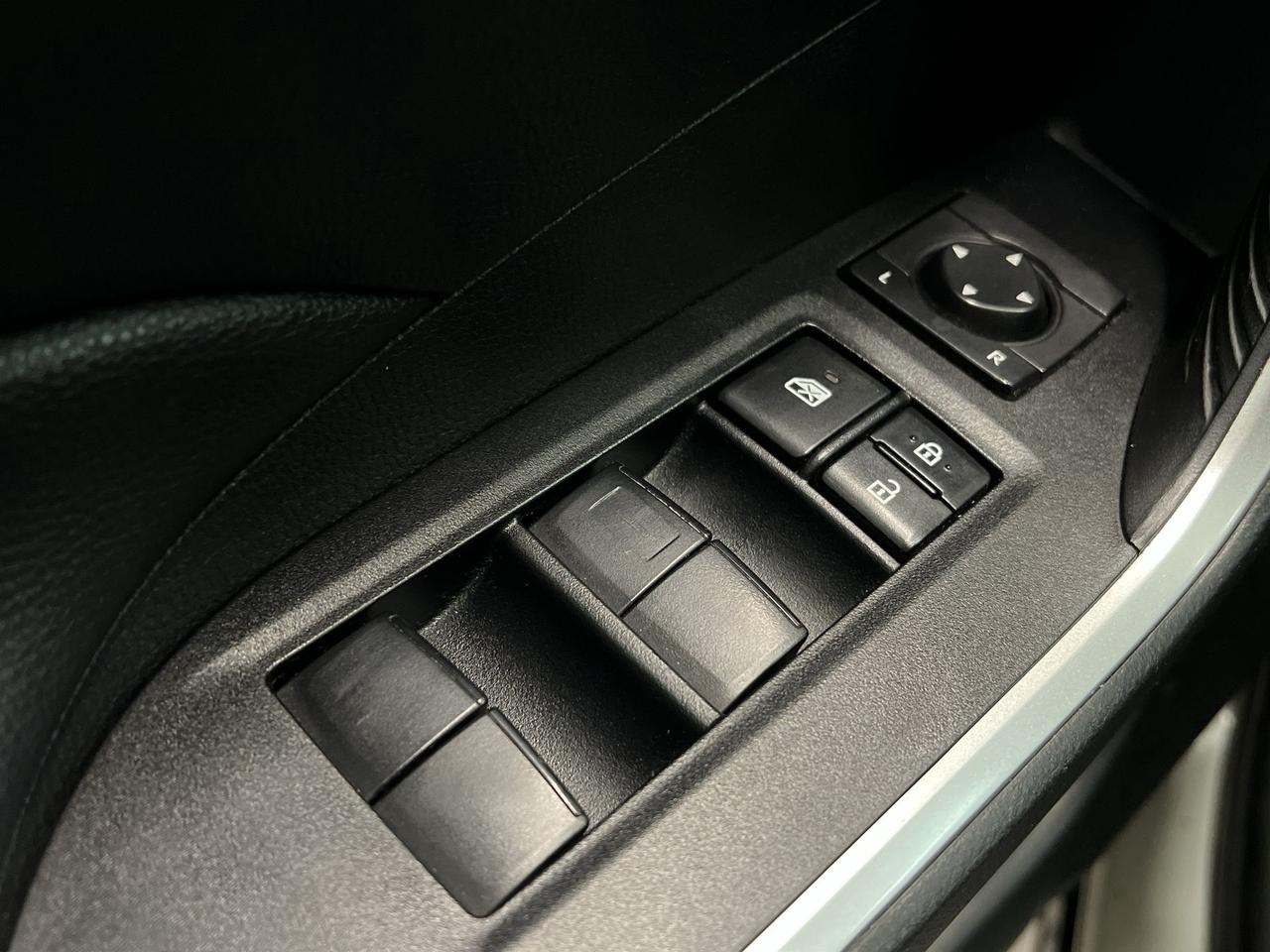 2020 Toyota RAV4 AWD | LOW KMS! |HTD SEATS | CARPLAY |ADAPT. CRUISE Photo