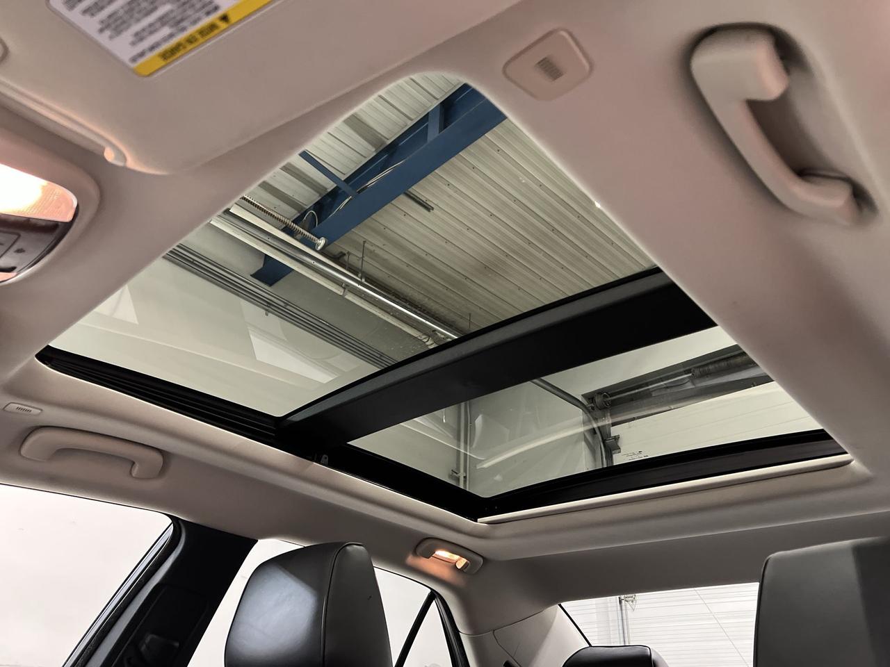 2023 Chrysler 300 TOURING L | 292HP! | NAPPA LEATHER | PANO ROOF Photo