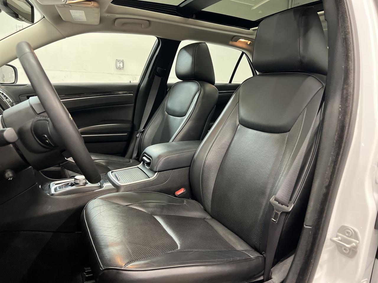 2023 Chrysler 300 TOURING L | 292HP! | NAPPA LEATHER | PANO ROOF Photo