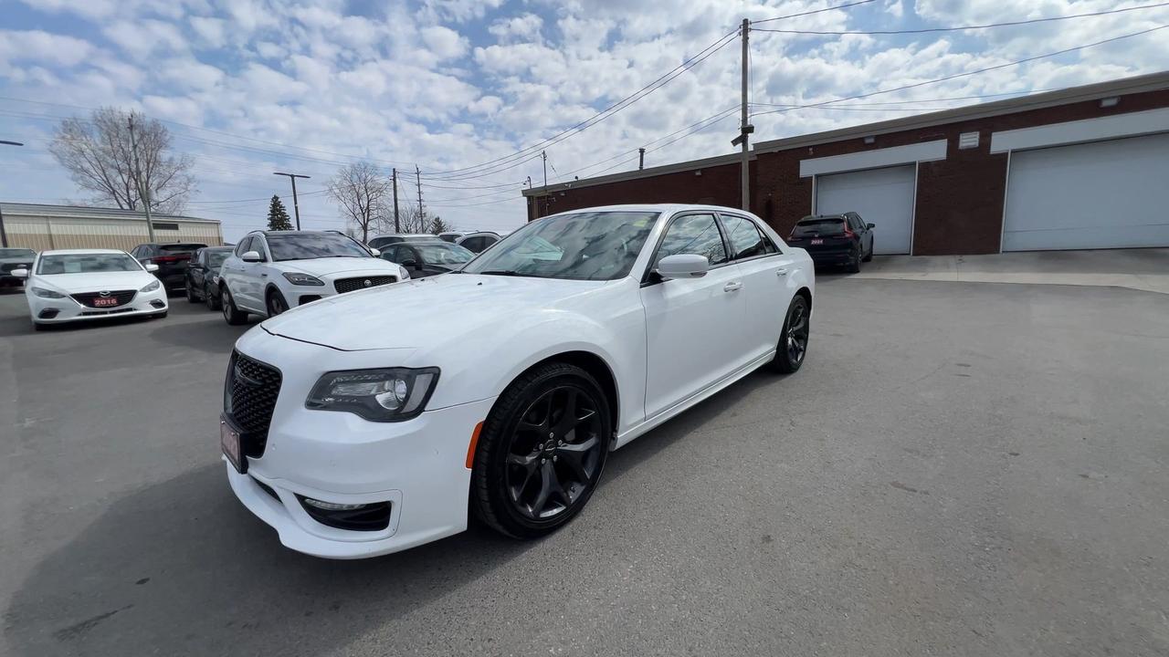 2023 Chrysler 300 TOURING L | 292HP! | NAPPA LEATHER | PANO ROOF Photo