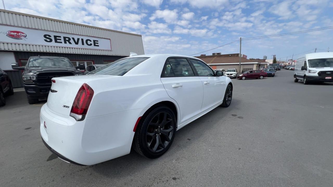 2023 Chrysler 300 TOURING L | 292HP! | NAPPA LEATHER | PANO ROOF Photo