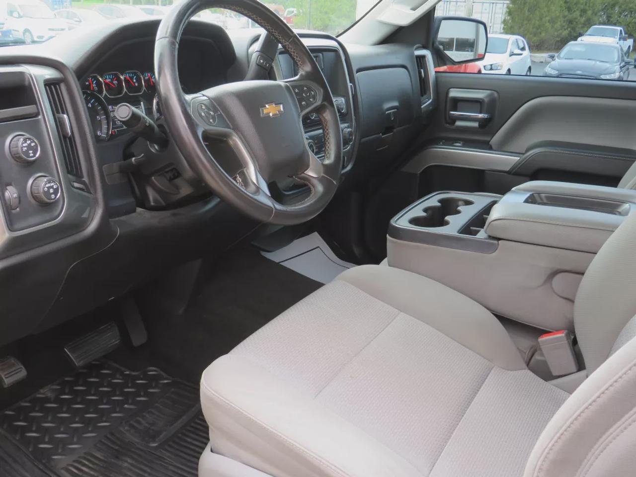 2014 Chevrolet Silverado 1500 LT w/1LT | Clean Title No Accidents | 4WD | Tonneau Cover | Trailer Hitch | Running Boards | Reverse Camera | Photo