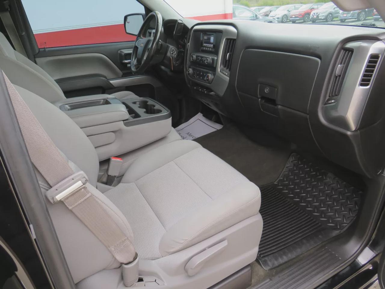 2014 Chevrolet Silverado 1500 LT w/1LT | Clean Title No Accidents | 4WD | Tonneau Cover | Trailer Hitch | Running Boards | Reverse Camera | Photo