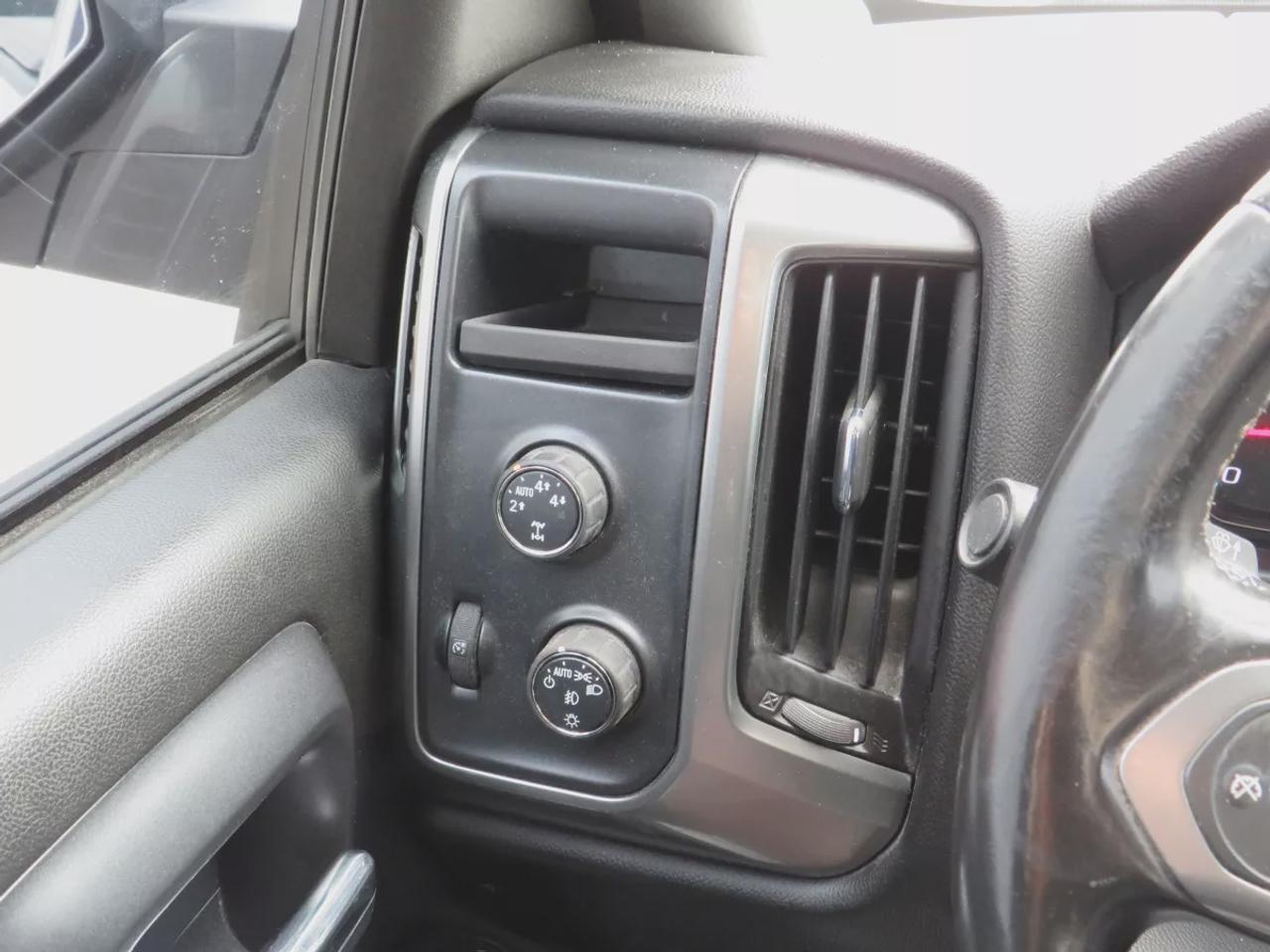 2014 Chevrolet Silverado 1500 LT w/1LT | Clean Title No Accidents | 4WD | Tonneau Cover | Trailer Hitch | Running Boards | Reverse Camera | Photo