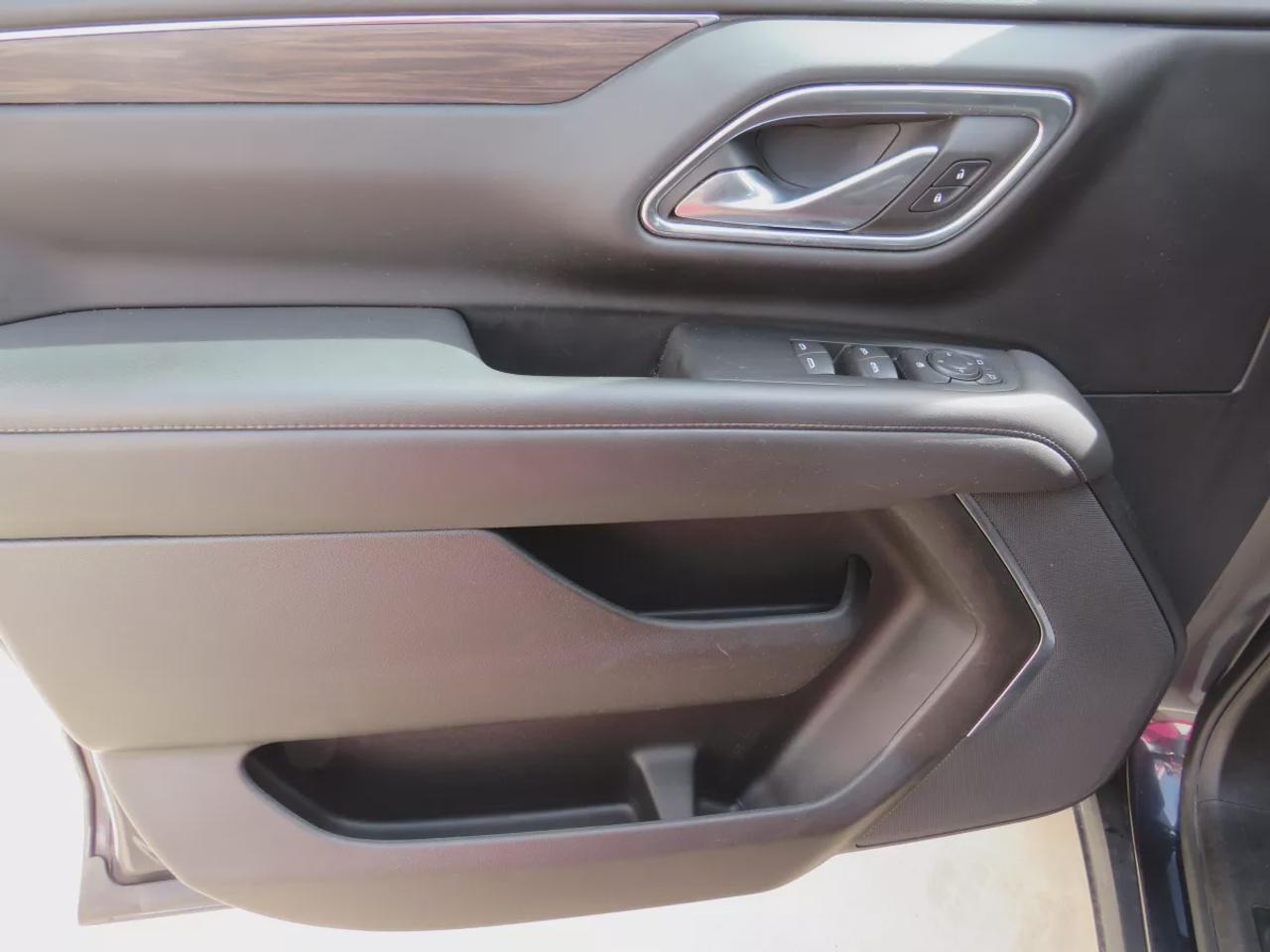 2023 Chevrolet Tahoe LS | Clean Carfax Report | 4wd | 8 Passenger | Remote Start | Android Auto and Apple Carplay | Reverse Camera | Photo