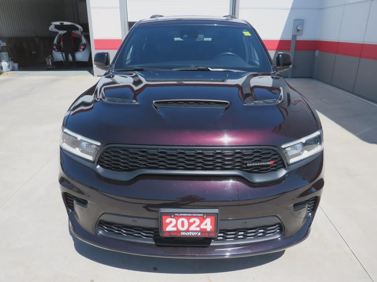 2024 Dodge Durango R/T | Clean Title No Accidents | AWD | Upgraded Tow and Brake Package | 6 Pasenger |Leather | Sunroof | NAV | Photo