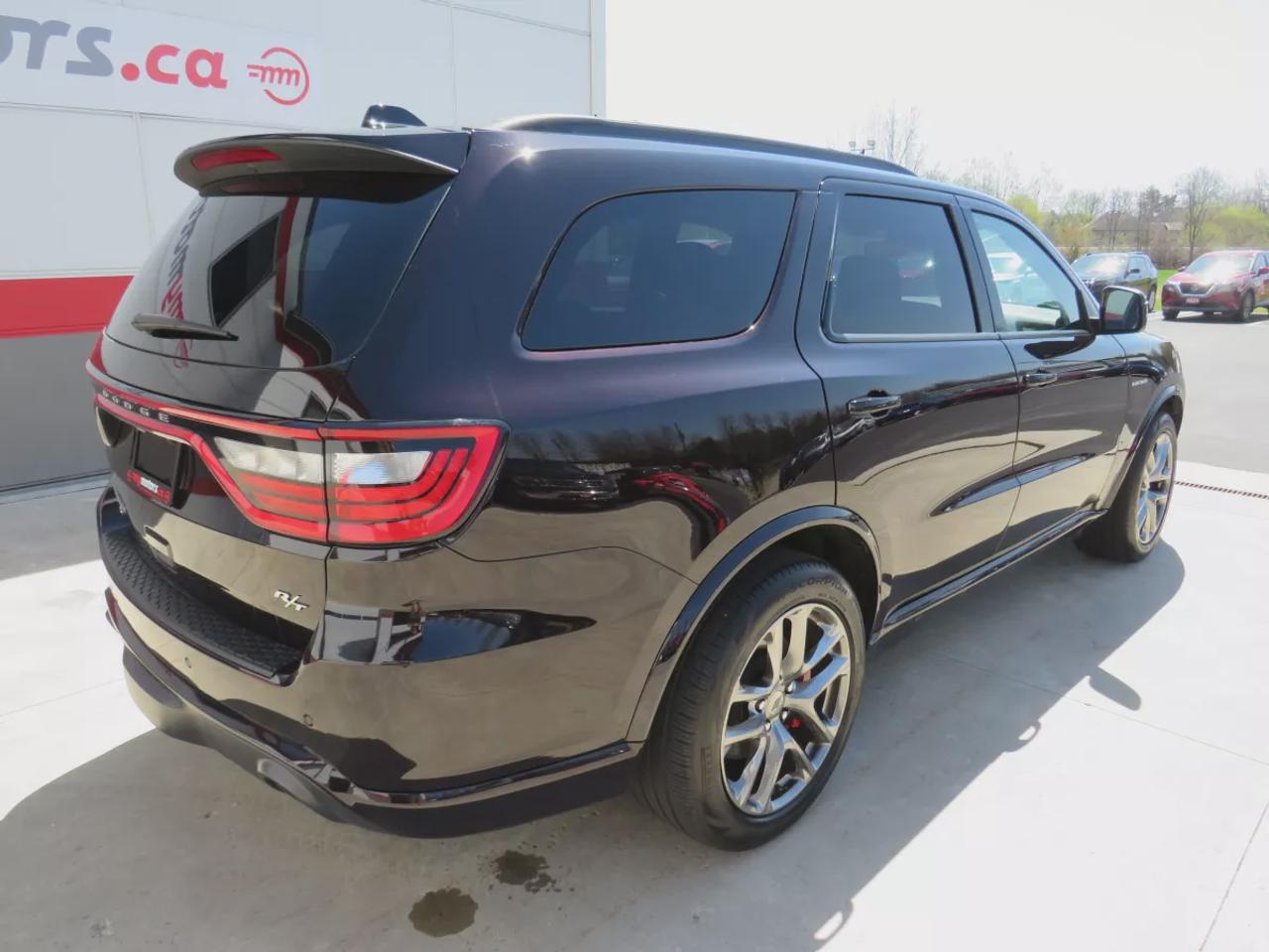 2024 Dodge Durango R/T | Clean Title No Accidents | AWD | Upgraded Tow and Brake Package | 6 Pasenger |Leather | Sunroof | NAV | Photo