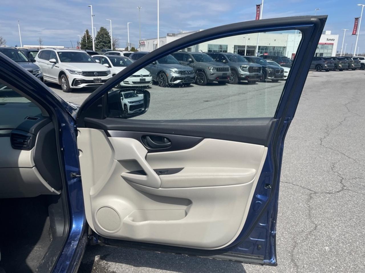 2023 Nissan Qashqai S AWD  - Heated Seats -  Apple CarPlay Photo