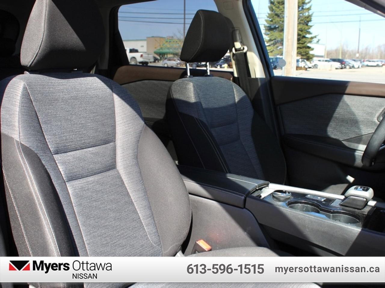 2022 Nissan Rogue SV  - Moonroof -  Apple CarPlay Photo
