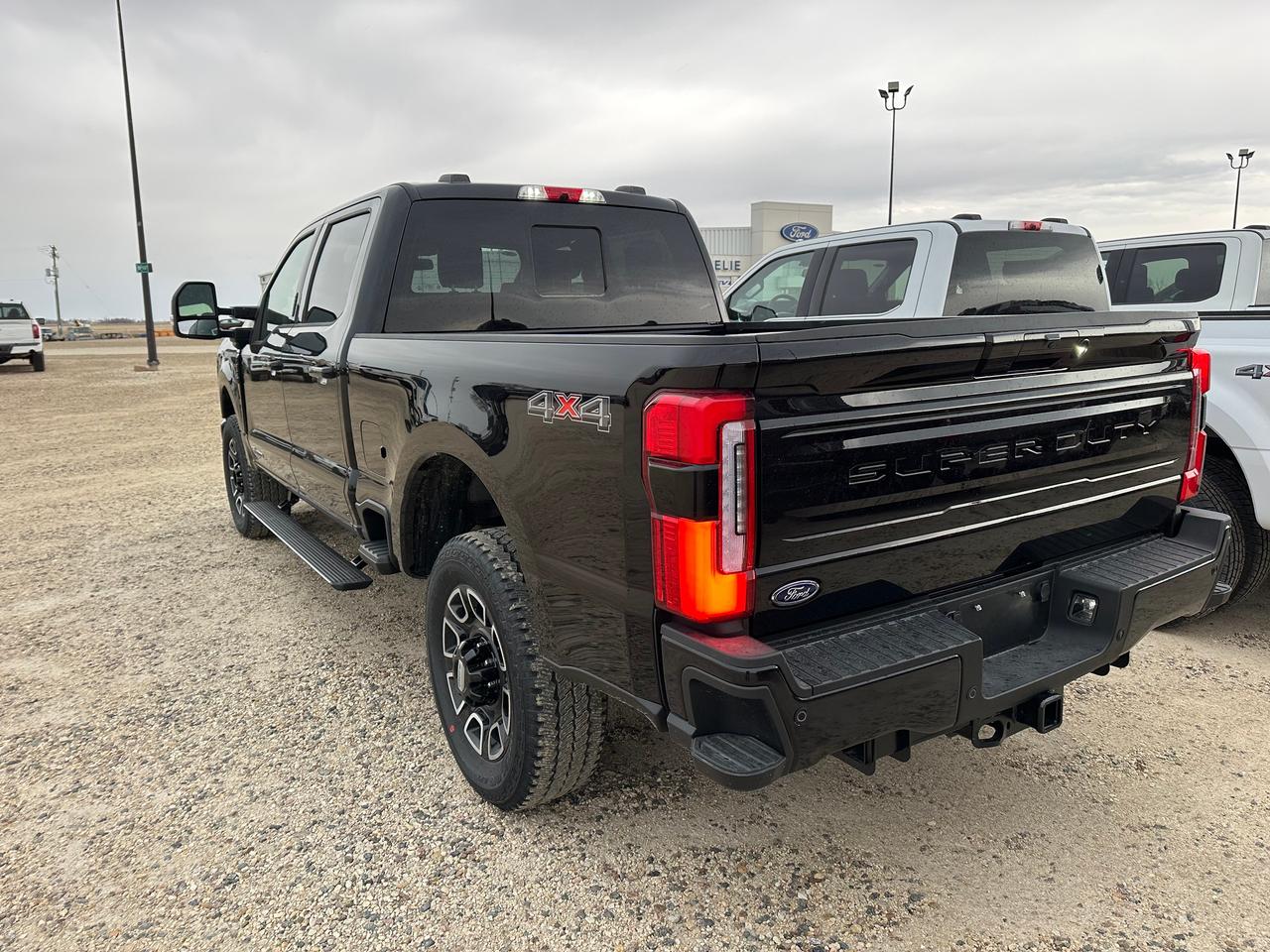 2026 Ford F-250 Super Duty SRW PLATINUM 4WD CREW CAB 8' BOX Photo4