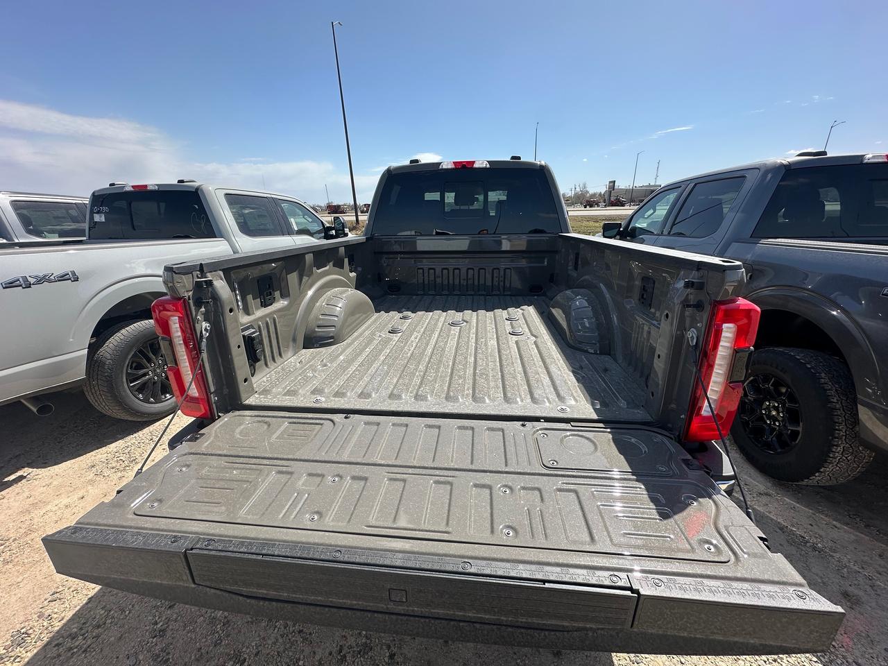 2026 Ford F-250 Super Duty SRW LARIAT 4WD Crew Cab 8' Box 608A Photo5