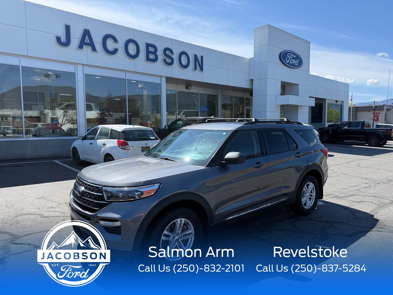 2022 Ford Explorer XLT Photo0