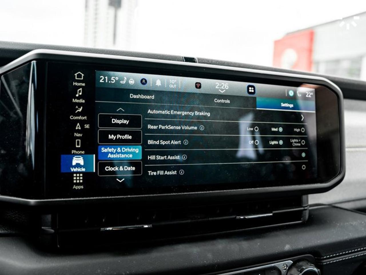 2024 Jeep Wrangler Sahara Skyroof Technology Group Safety Group 12.3 Screen Photo