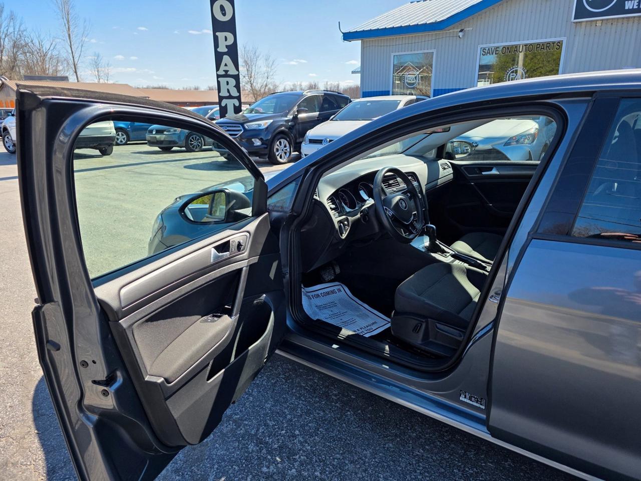 2021 Volkswagen Golf COMFORTLINE Photo
