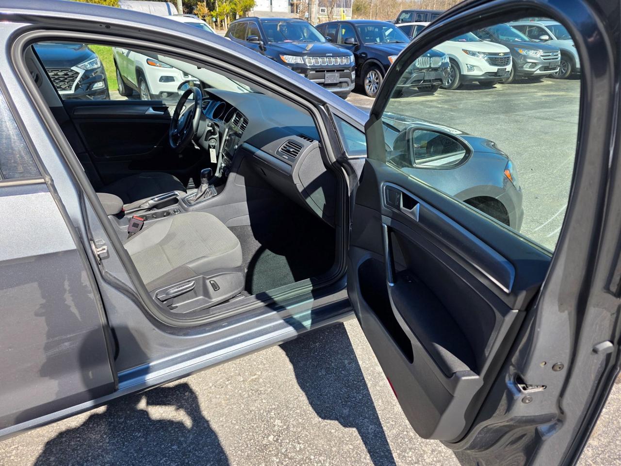 2021 Volkswagen Golf COMFORTLINE Photo