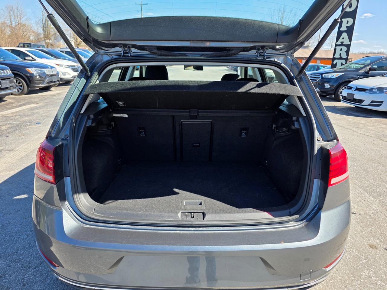 2021 Volkswagen Golf COMFORTLINE Photo