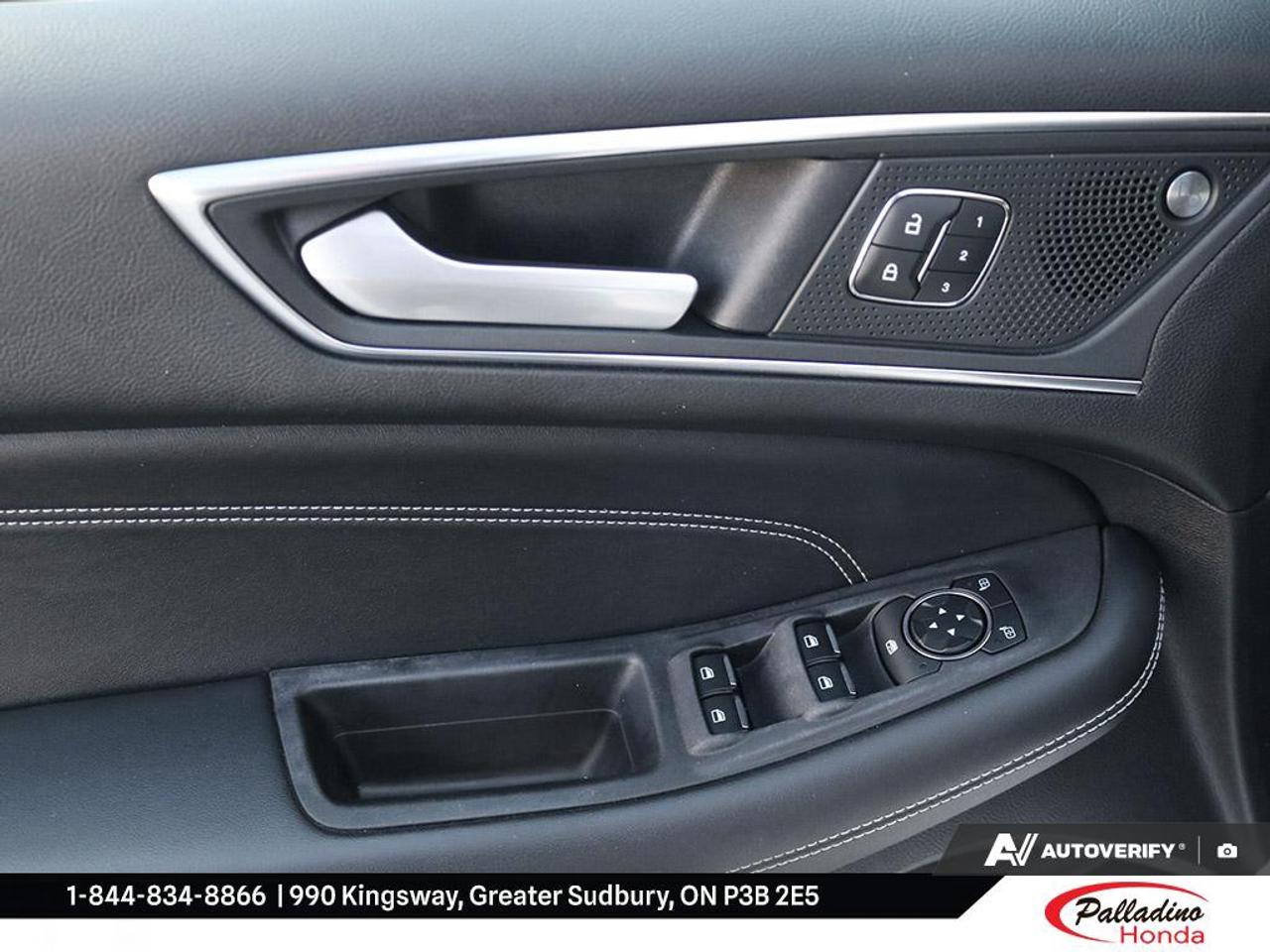 2021 Ford Edge Titanium Photo