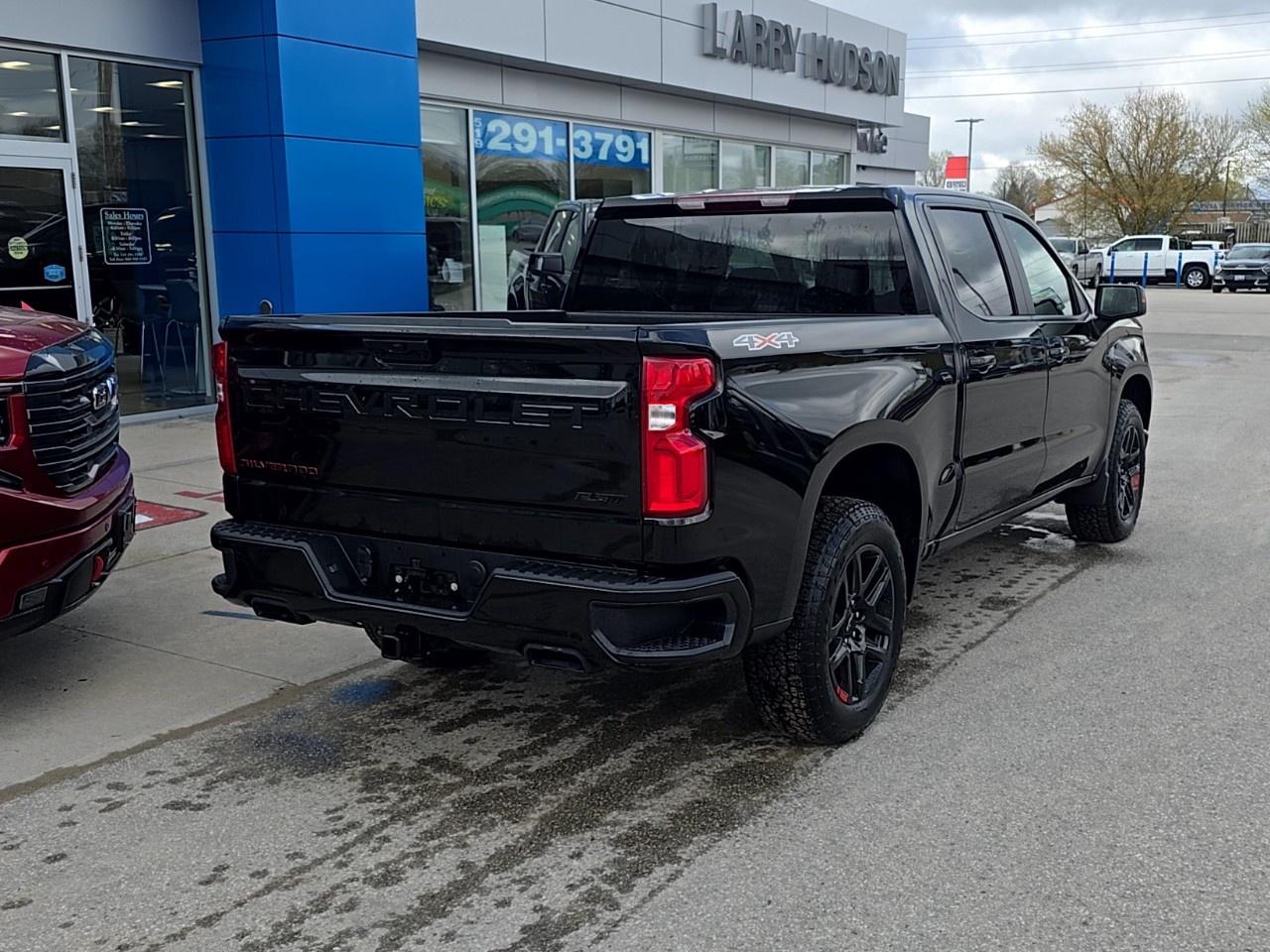 2026 Chevrolet Silverado 1500 Crew Cab Short Box 4-Wheel Drive RST Photo2