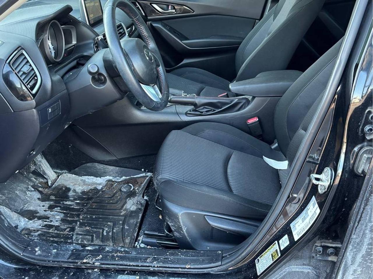 2016 Mazda MAZDA3 GS NEW ARRIVAL | PLEASE CALL AHEAD Photo2