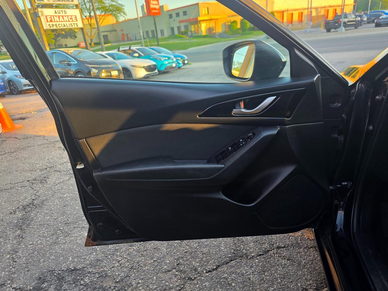 2016 Mazda MAZDA3 GS NEW ARRIVAL | PLEASE CALL AHEAD Photo