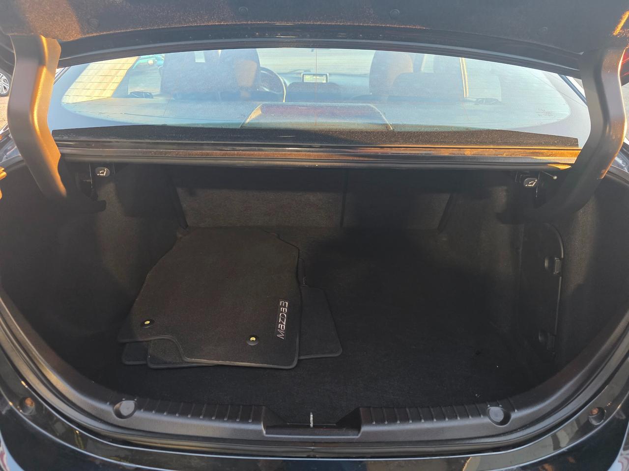 2016 Mazda MAZDA3 GS NEW ARRIVAL | PLEASE CALL AHEAD Photo