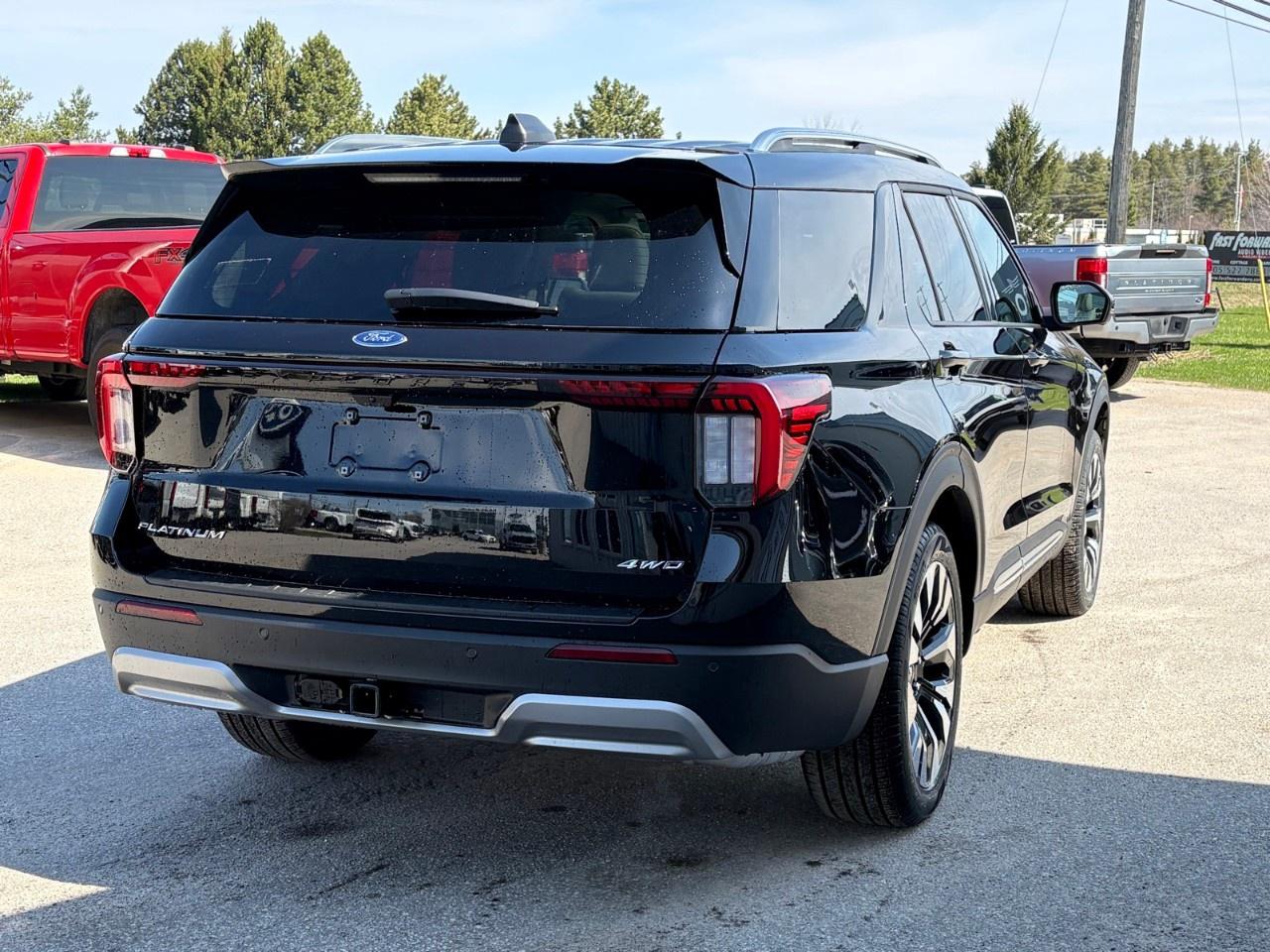 2026 Ford Explorer Platinum 4WD Photo